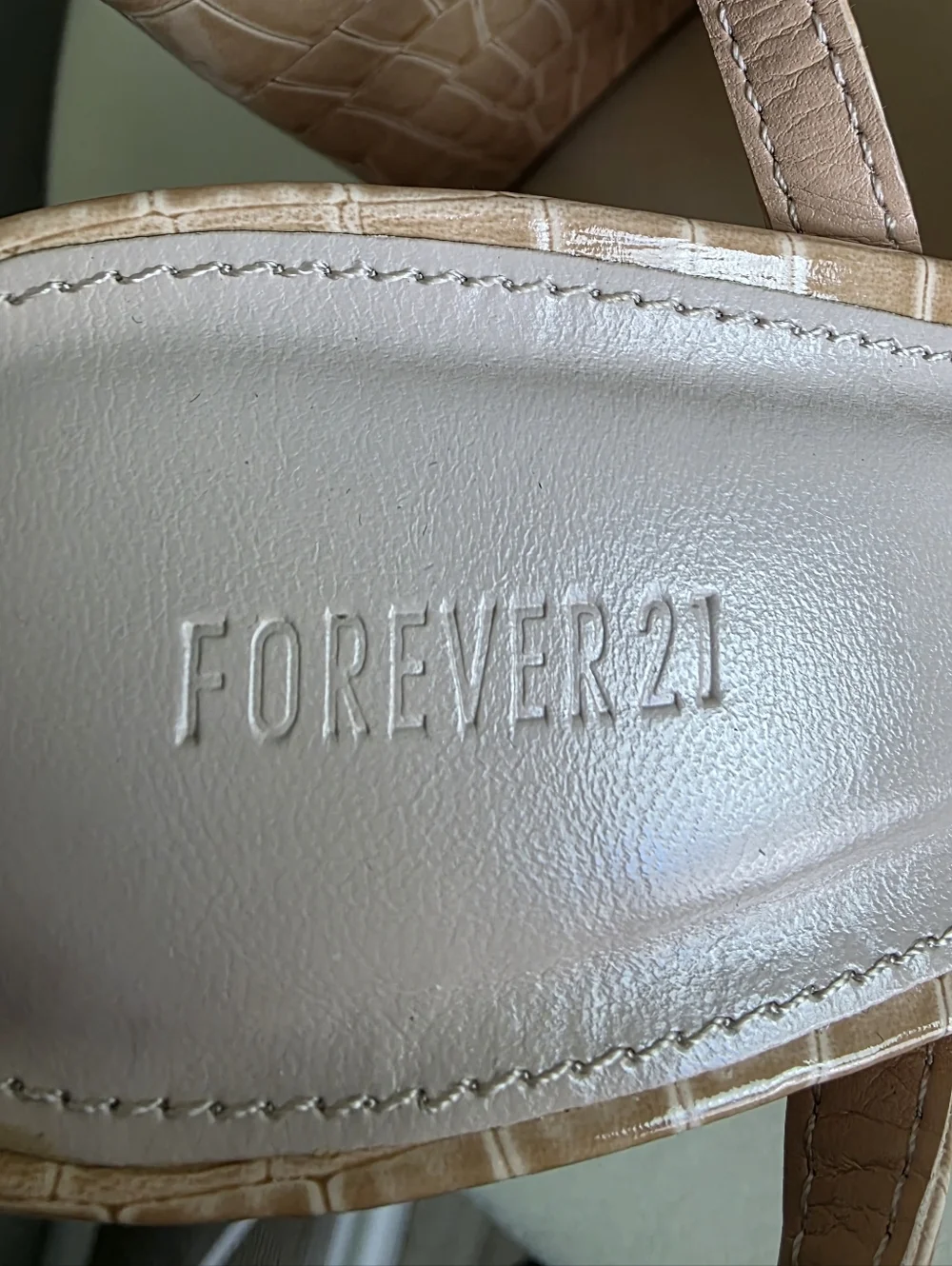 Forever 21 Neutral Tan Faux Croc Platform Triangle Block Flare Heels 7.5, EUC!